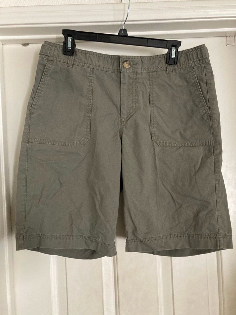 WOMENS Dockets Casual Patch-Pocket Shorts - Olive size 12